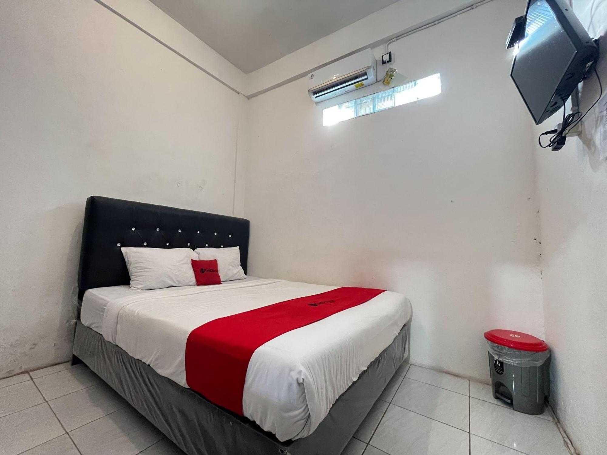 Reddoorz Syariah At Falisha Umy Ngabean Exterior photo