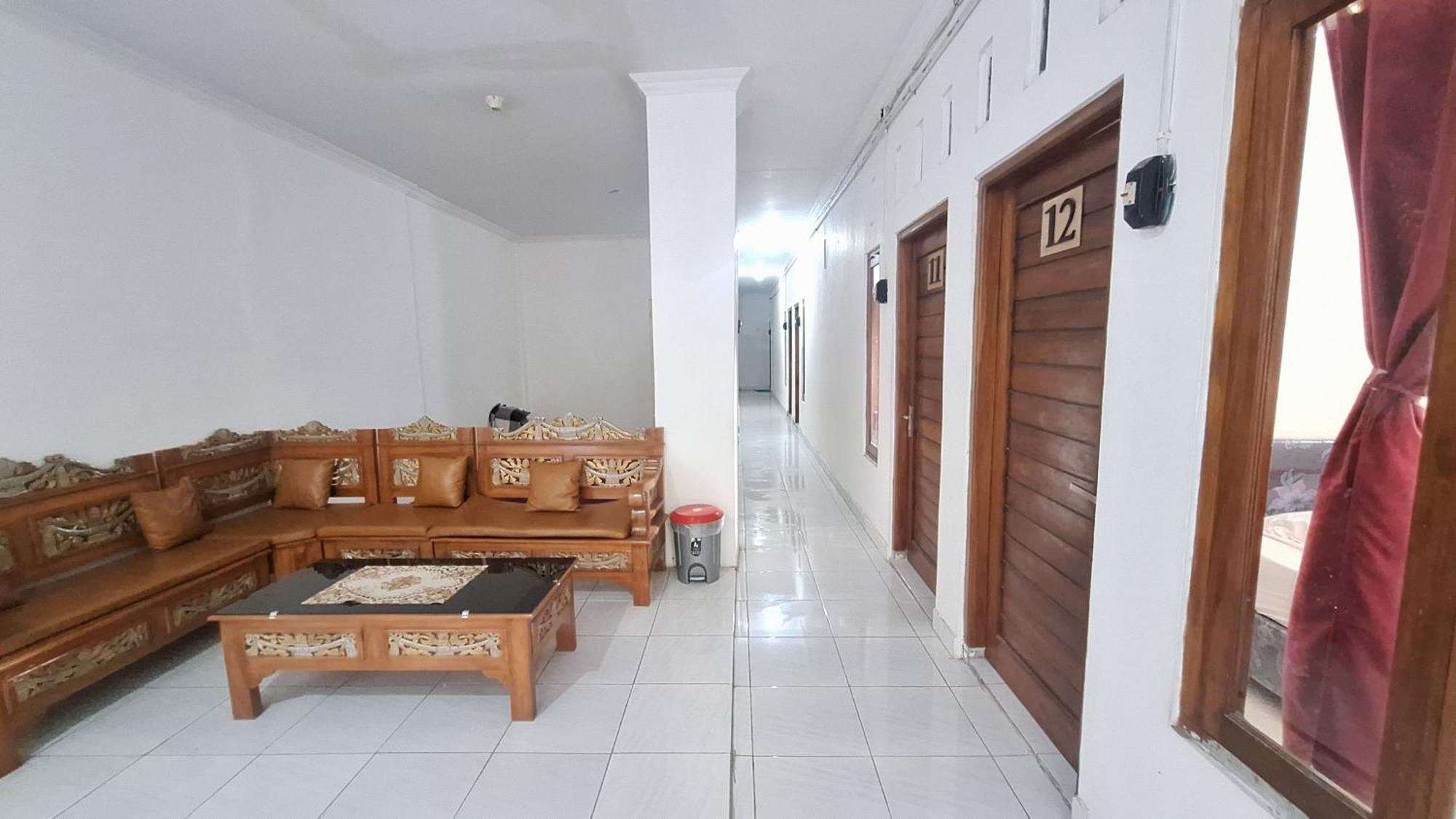 Reddoorz Syariah At Falisha Umy Ngabean Exterior photo